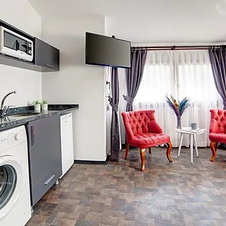 Lime Garden Nocleg ze śniadaniem 3*